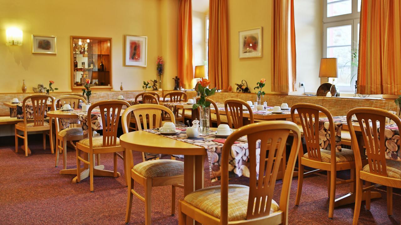 Hotel Am Schloss Alzey Bagian luar foto