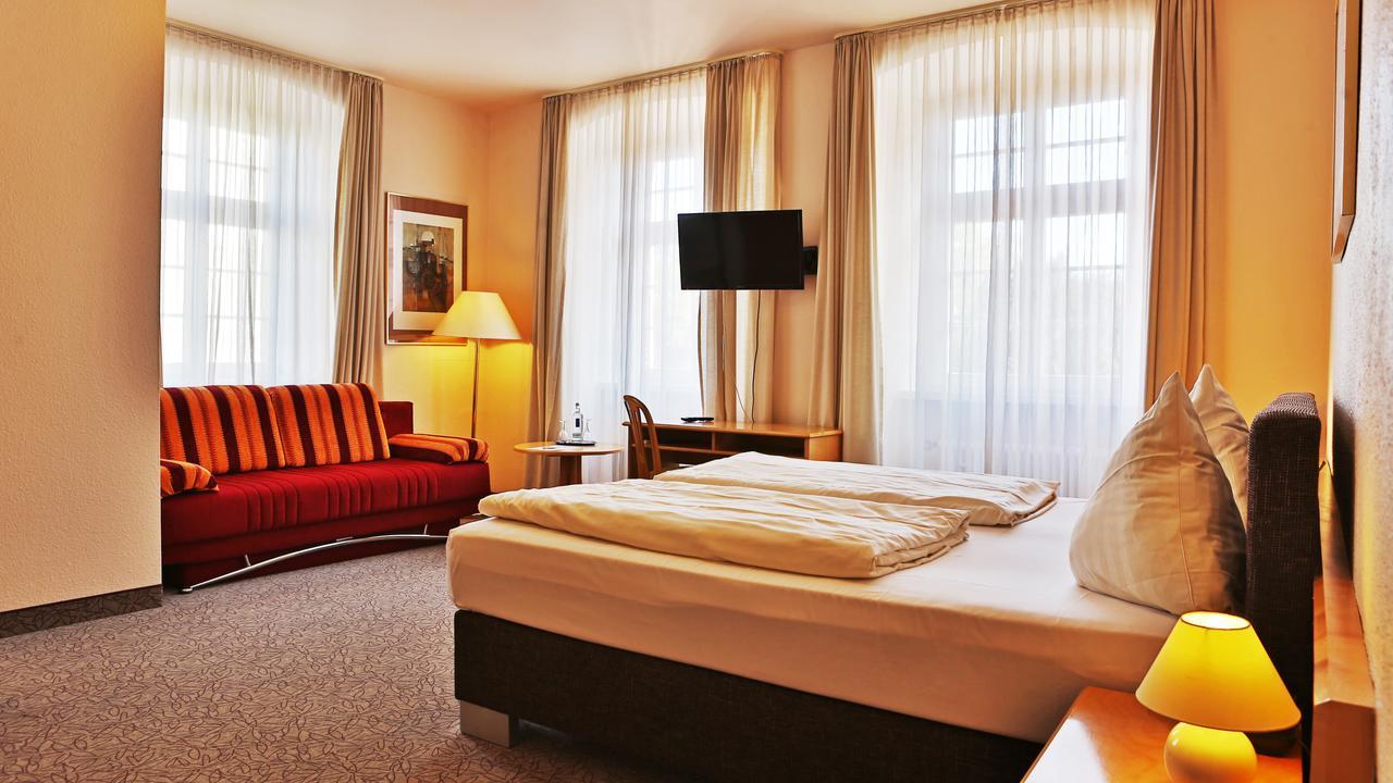 Hotel Am Schloss Alzey Bagian luar foto